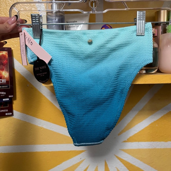 NWT Victoria’s Secret The Wave Ombré Blue Bikini Bottom Size L/XL - Picture 5 of 7